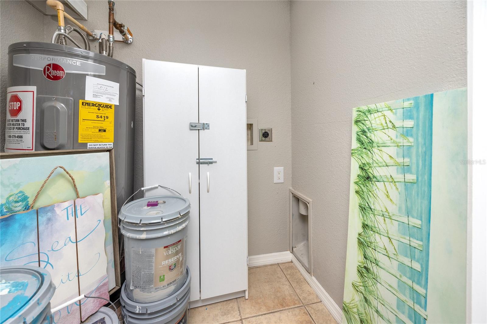 Washer Dryer Inside Utility Closet