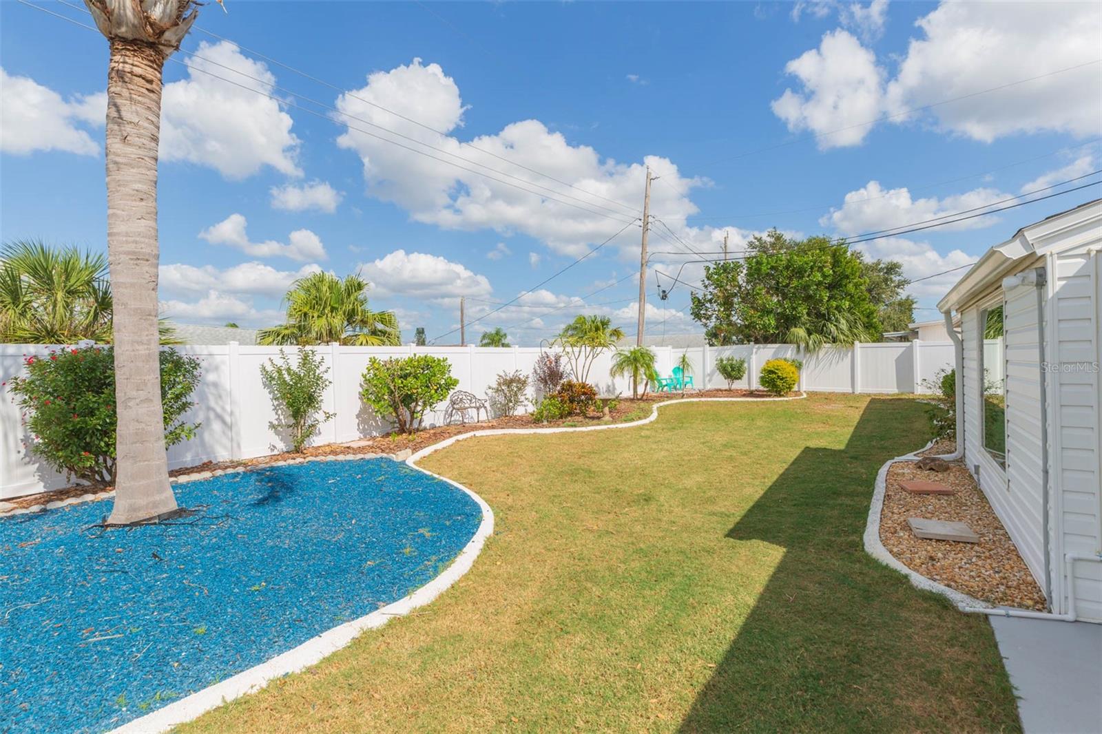 Large Yard with irrigation system