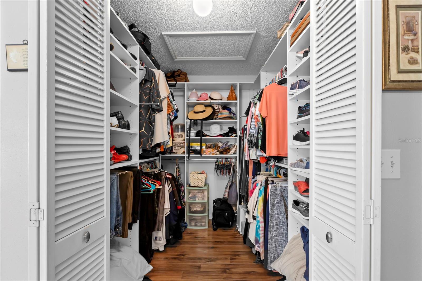 Primay Walk-In Closet