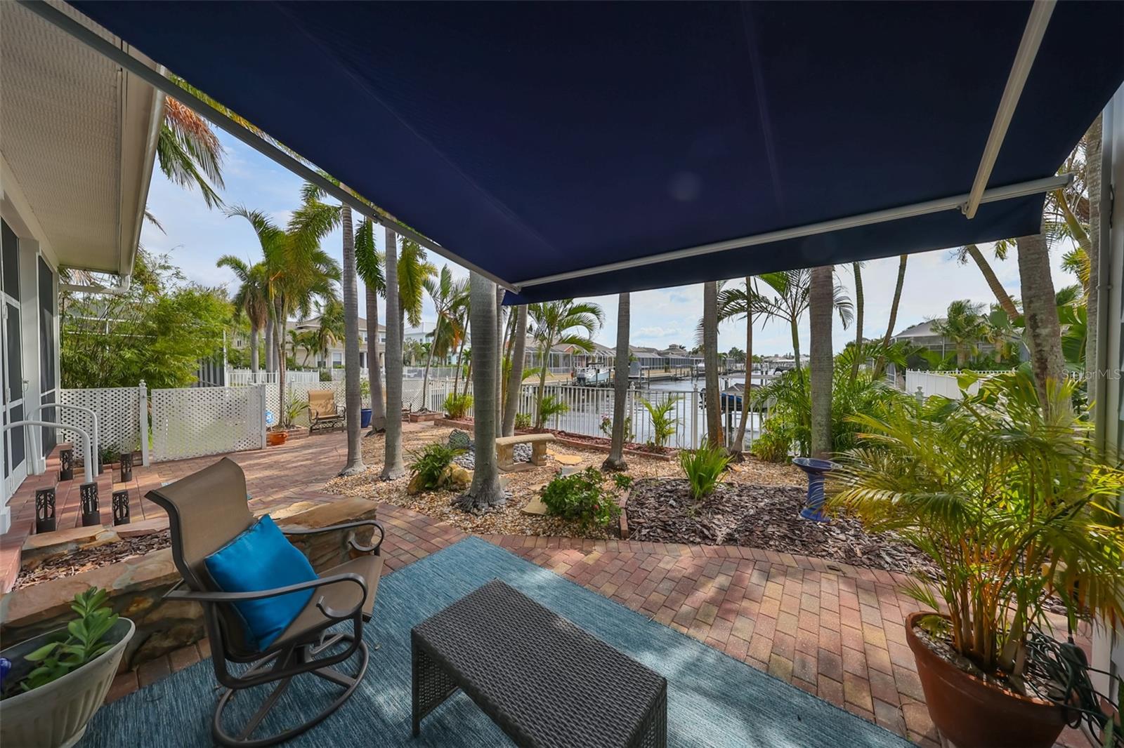 Rear Lanai with Retractable Awning