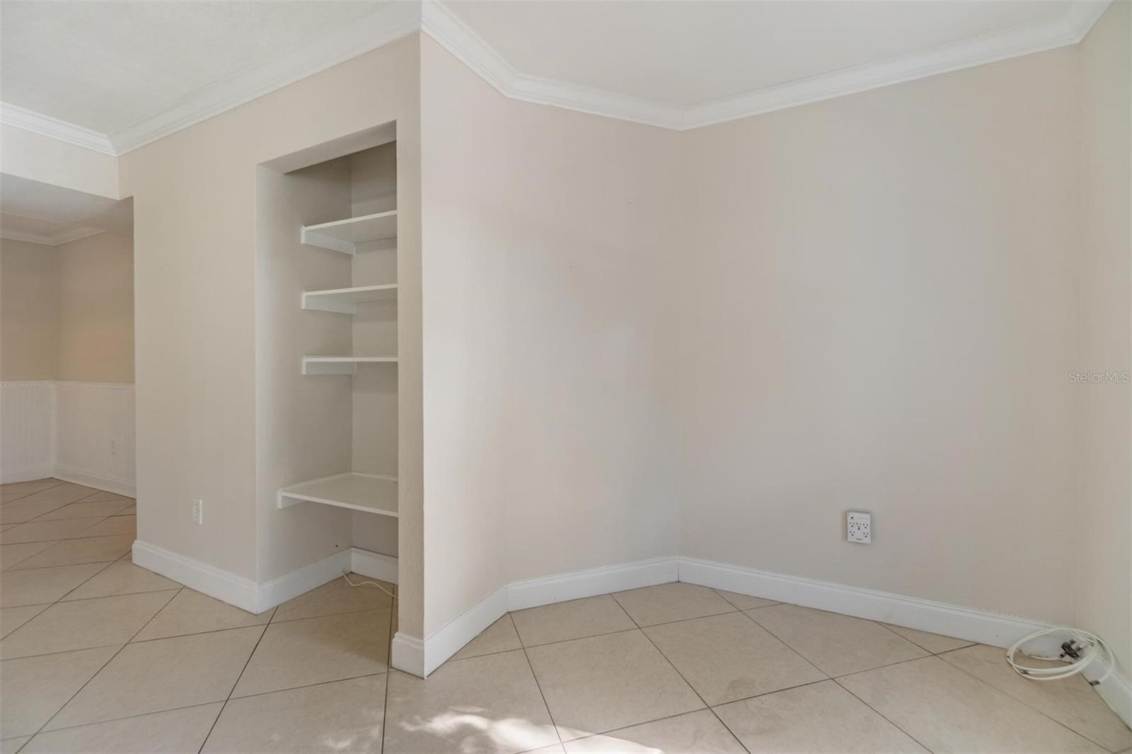 Built-ins & nook in the living room