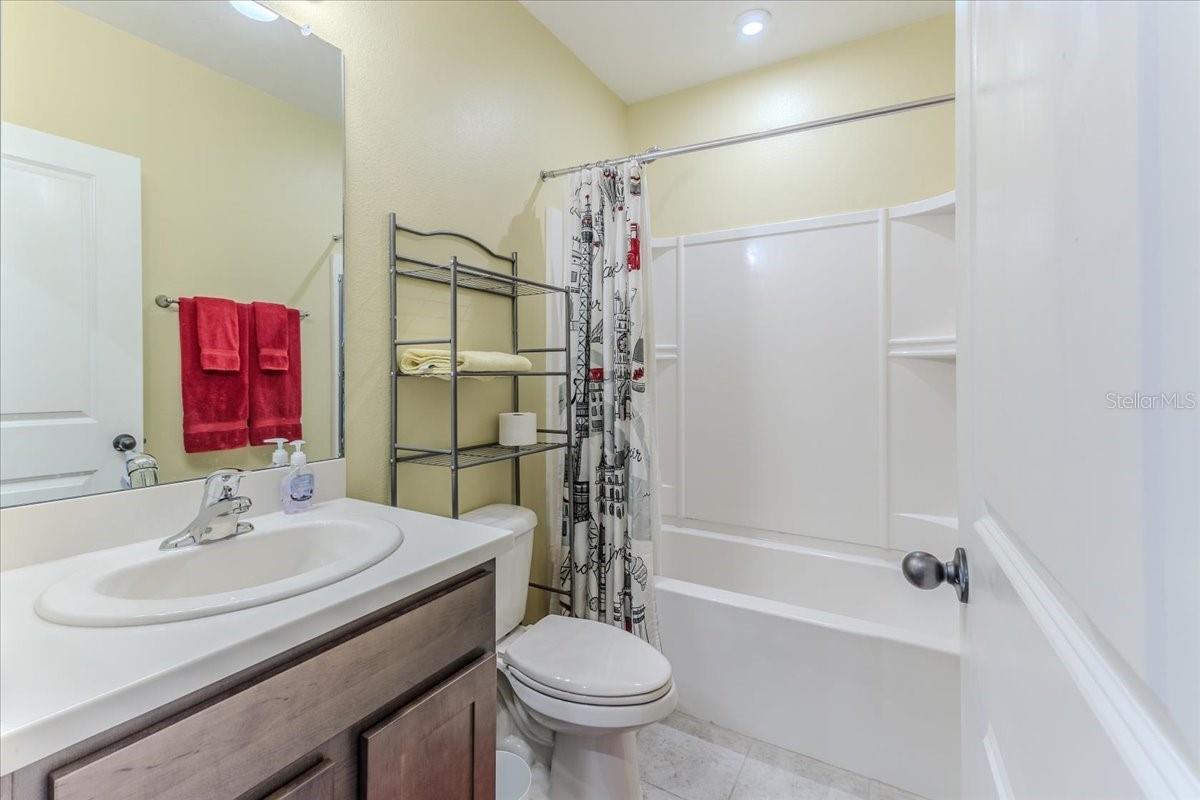 Tub/Shower Guest Bathroom