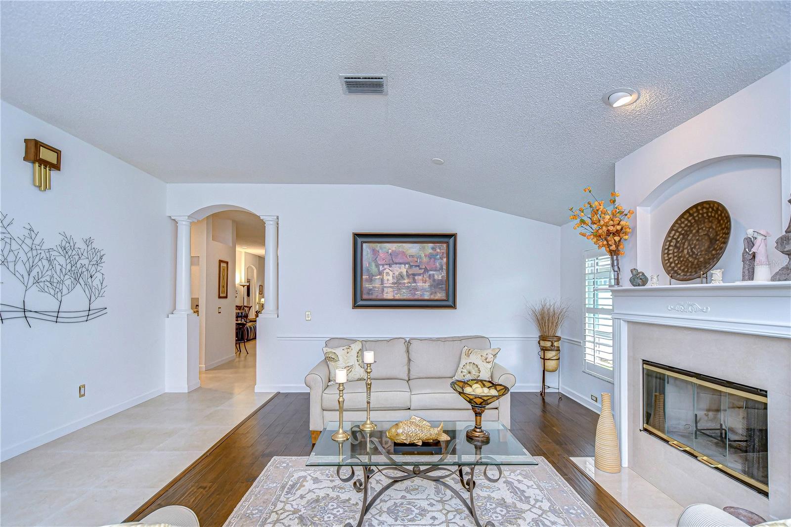 Peaceful, elegant living area!