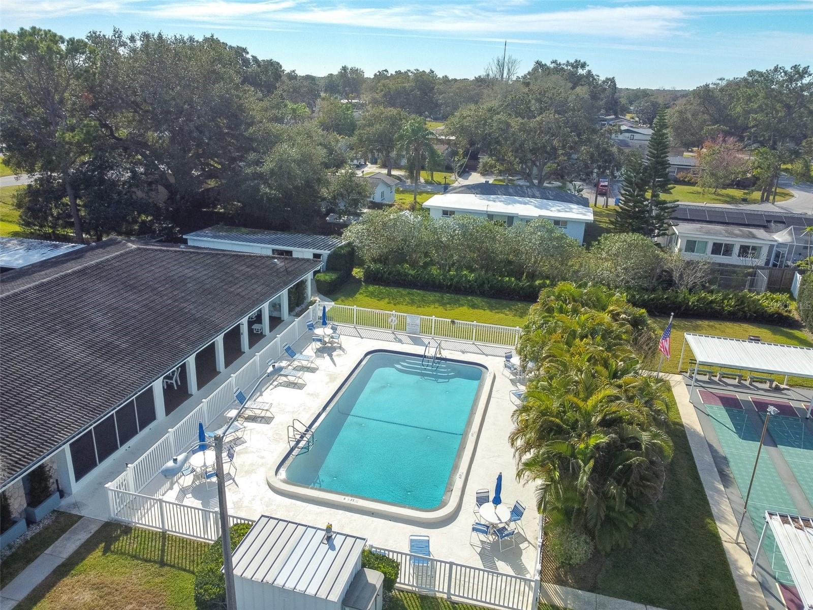 Pool/Clubhouse
