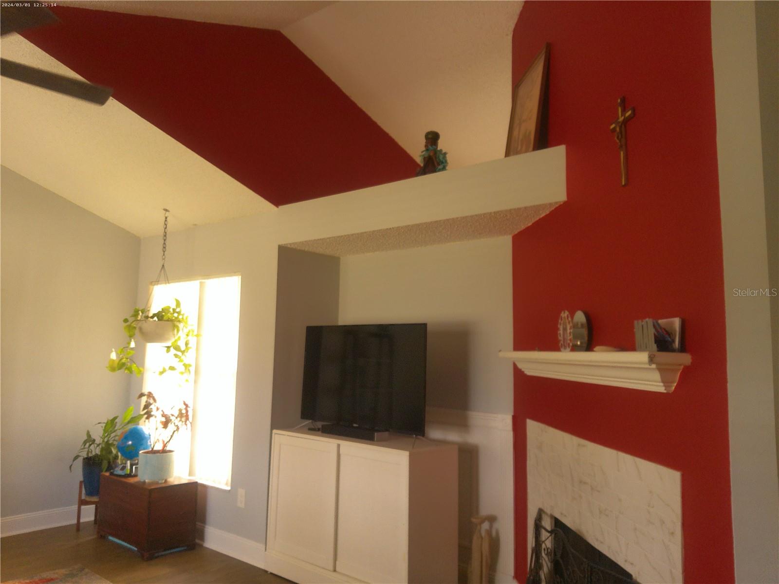 Contemporary Ceiling Design of Living Room