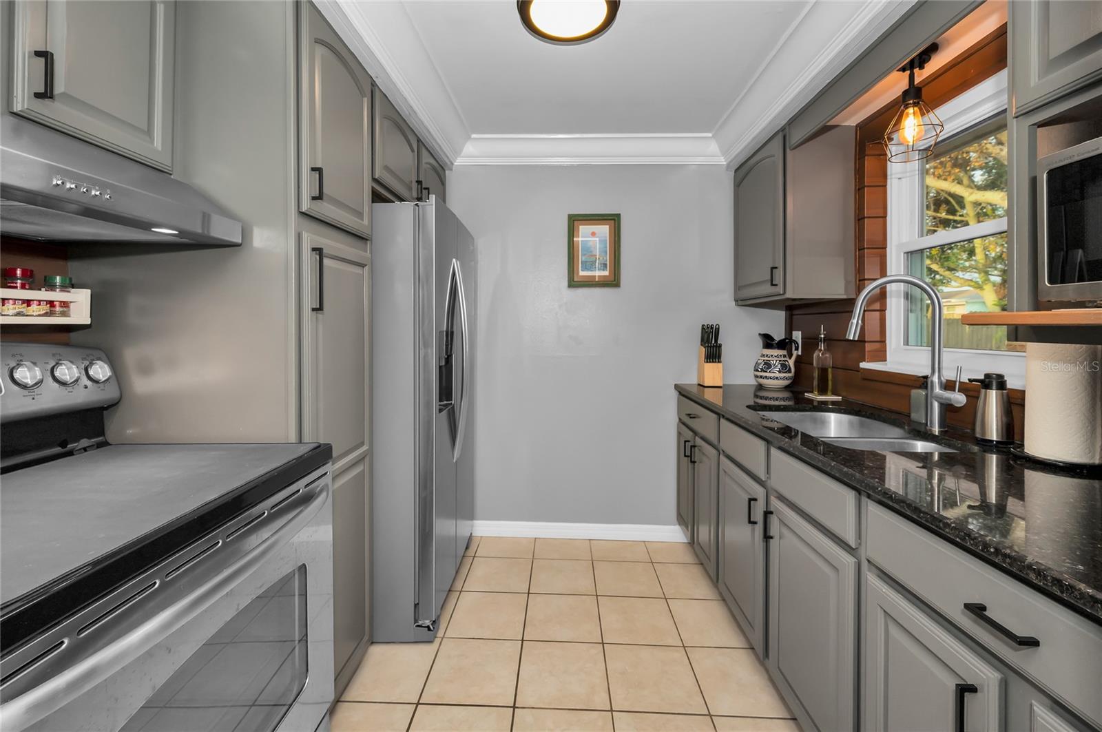 Kitchen Dining Area