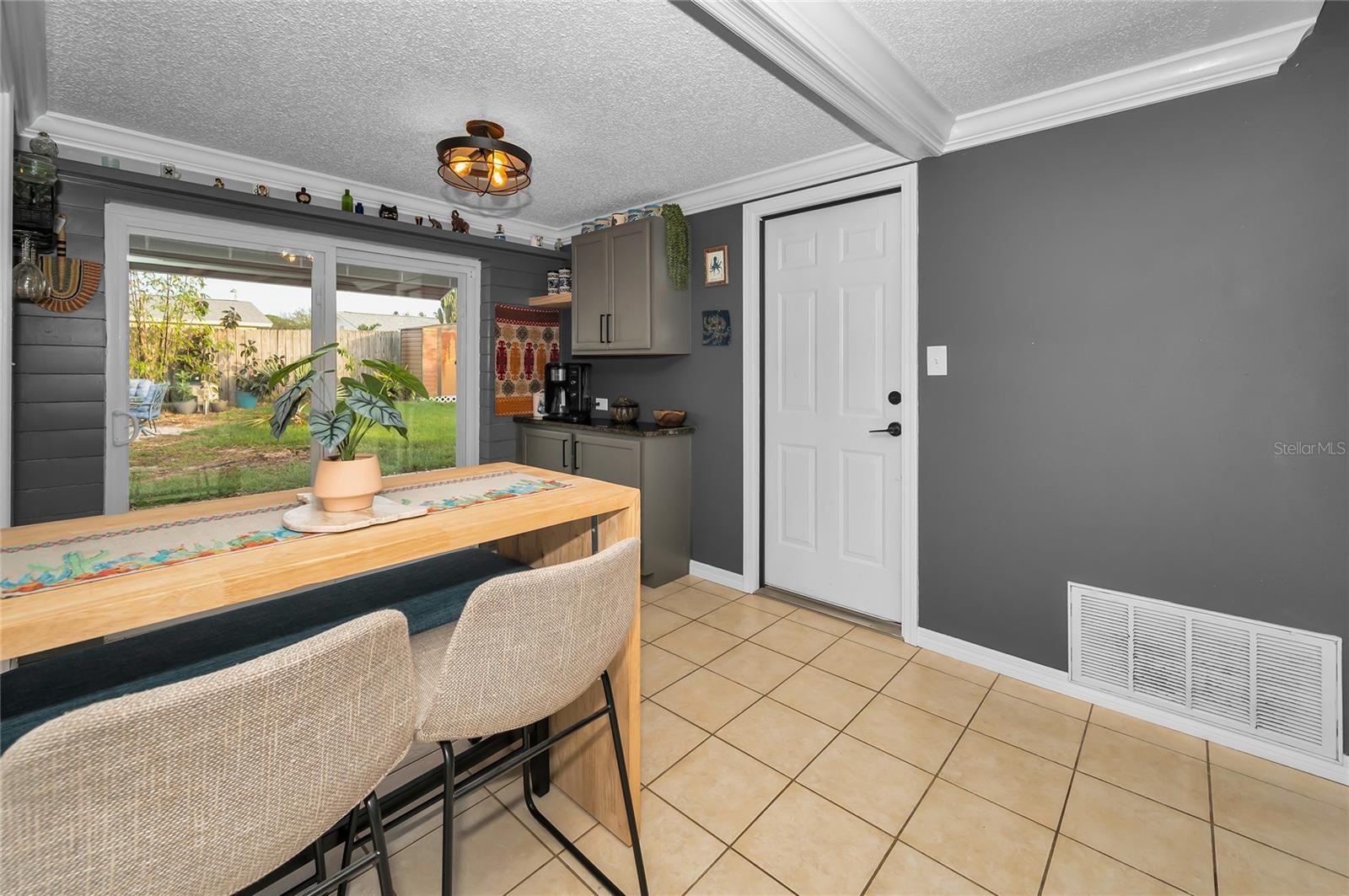 Dining Area with Coffee or Wine Bar