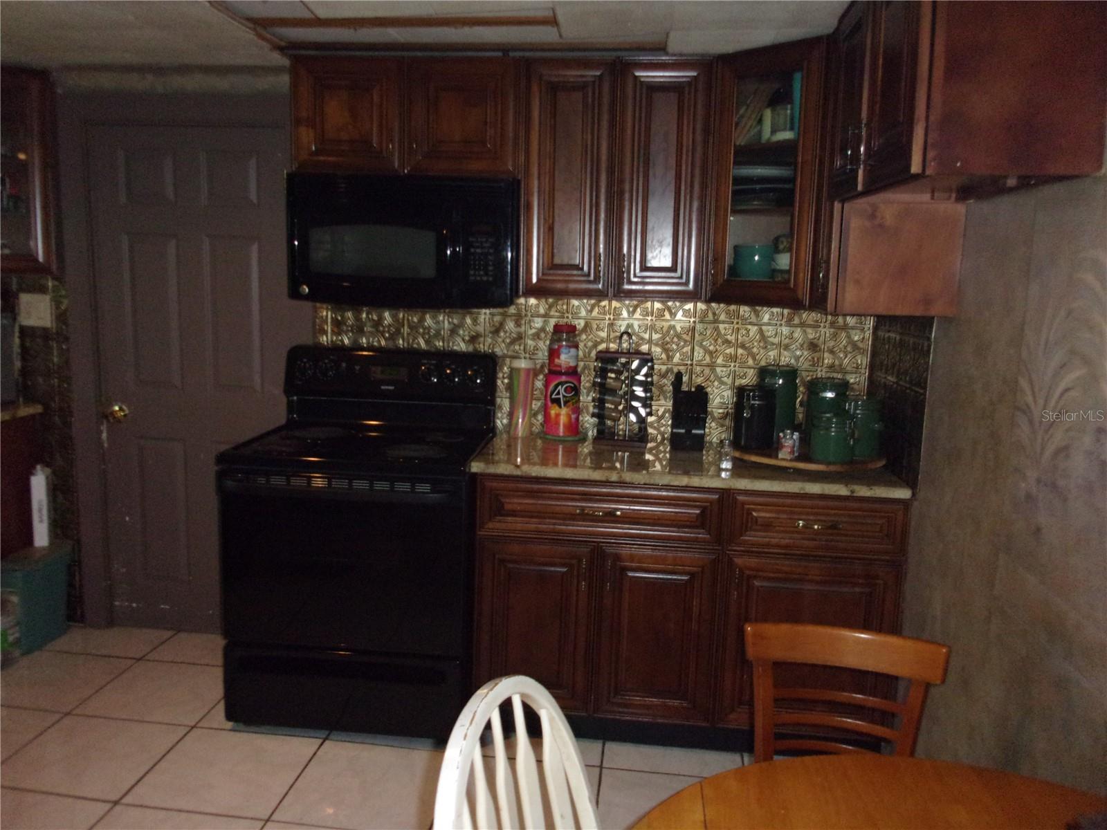 new kitchen cabinets throughout the kitchen