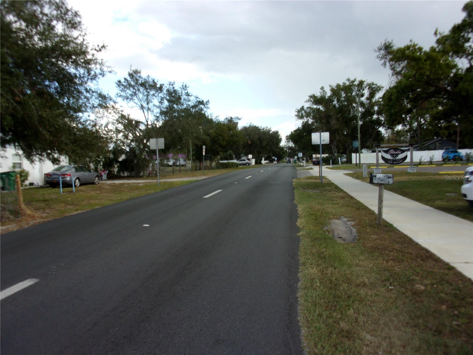 6th st facing south