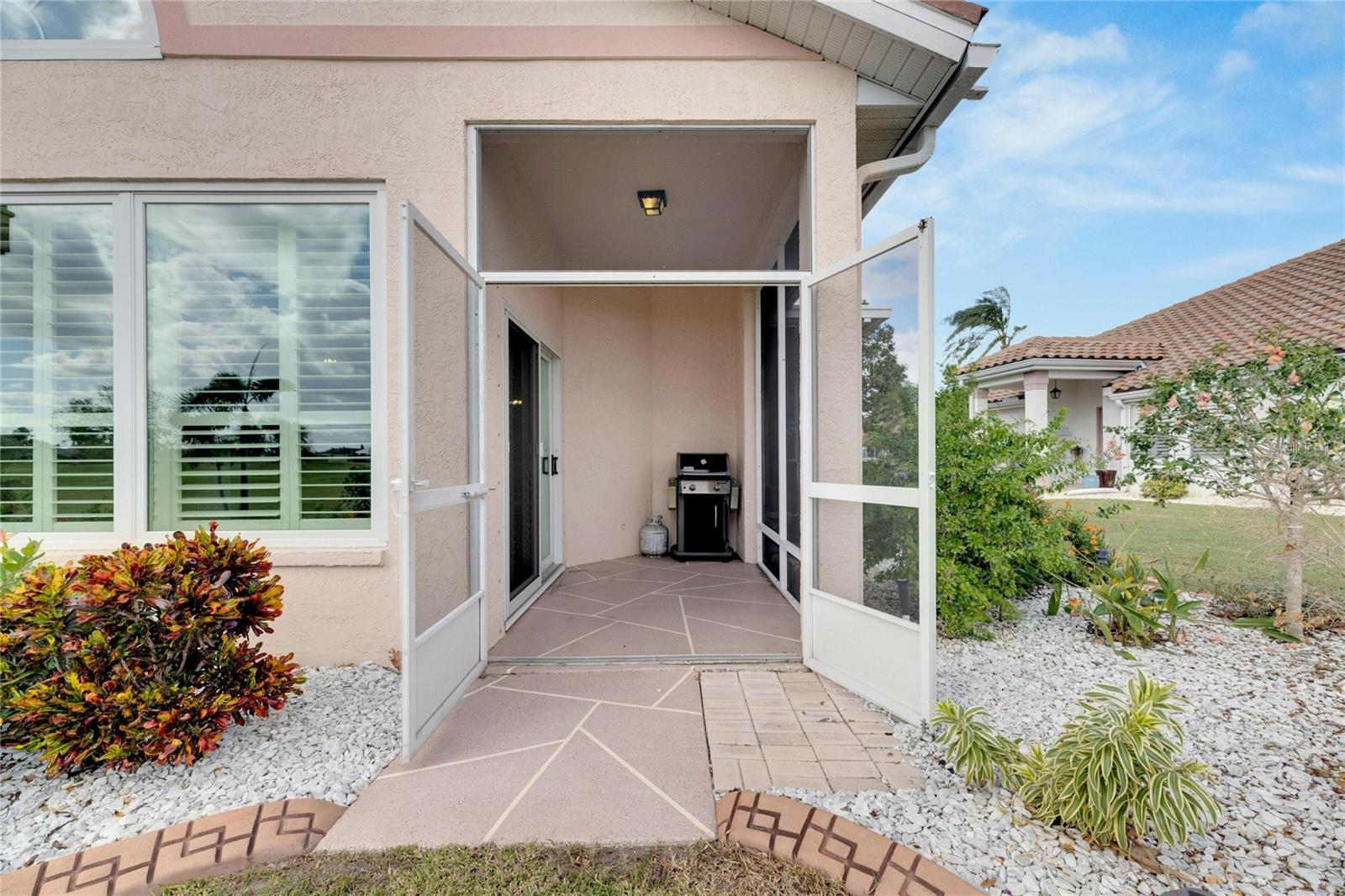 The 3rd lanai has golf cart doors