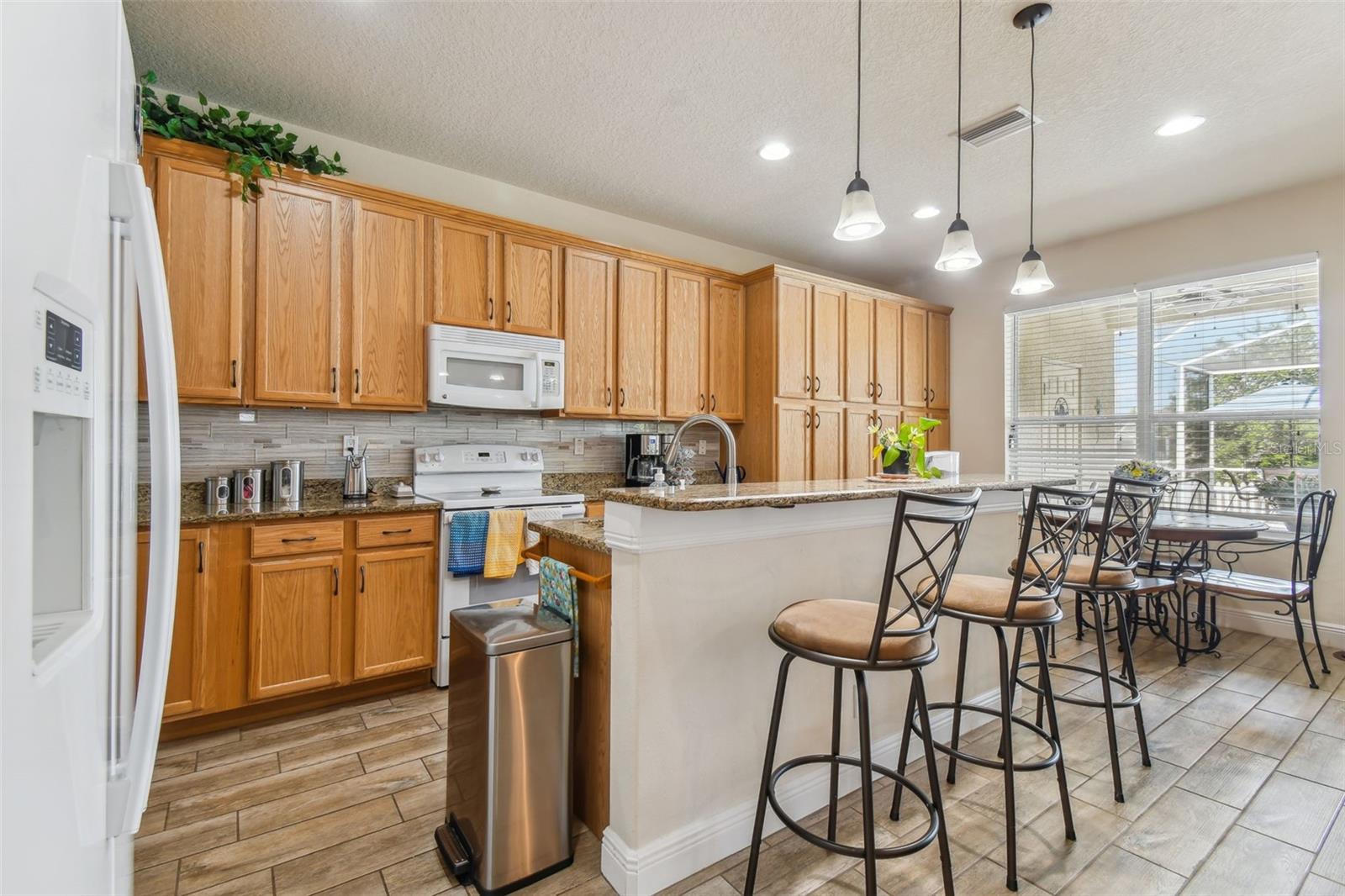 Fully equipped Kitchen with ALOT of cabinet space