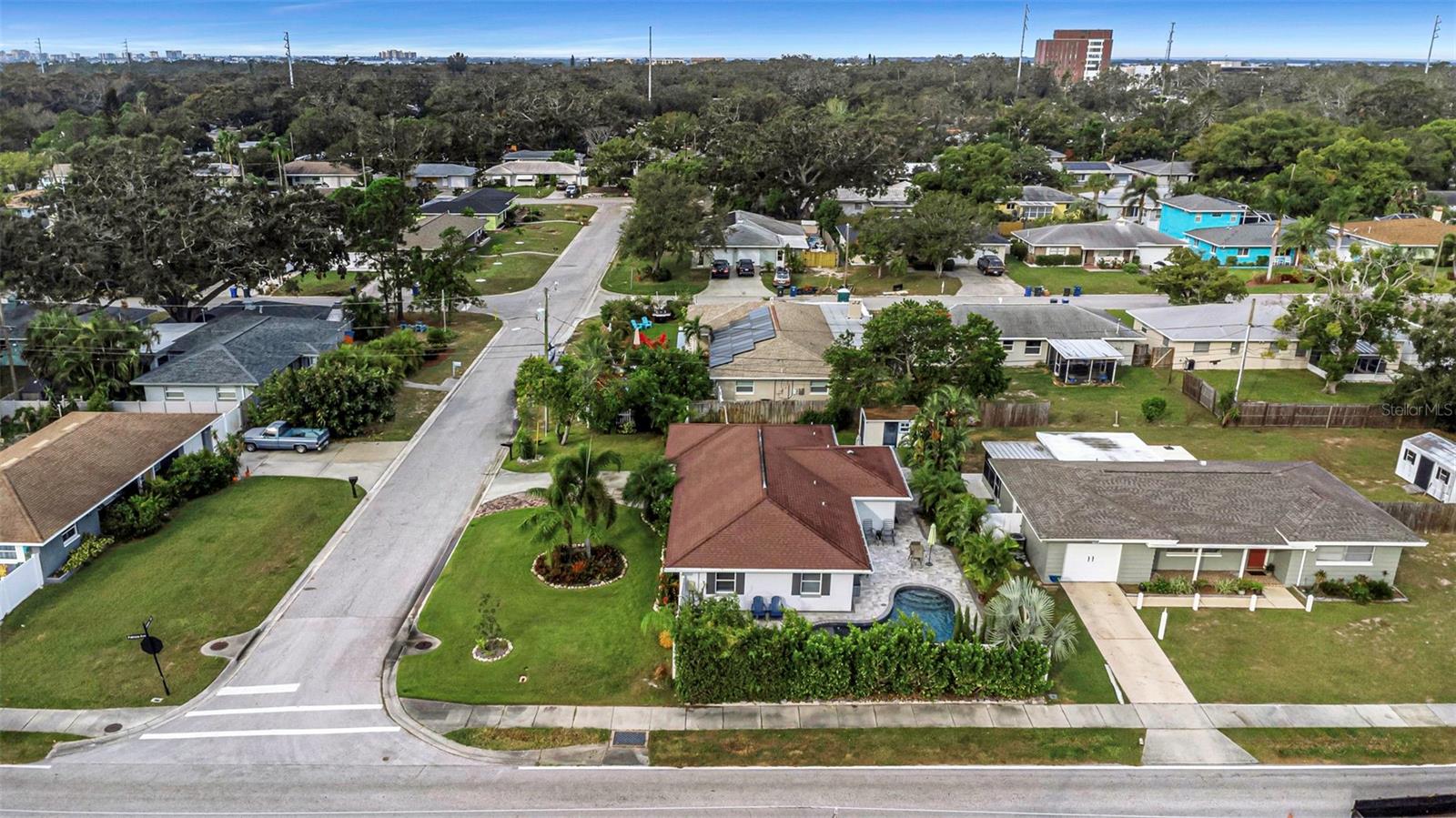 Golf cart accessible and only 1 mile to downtown Dunedin.