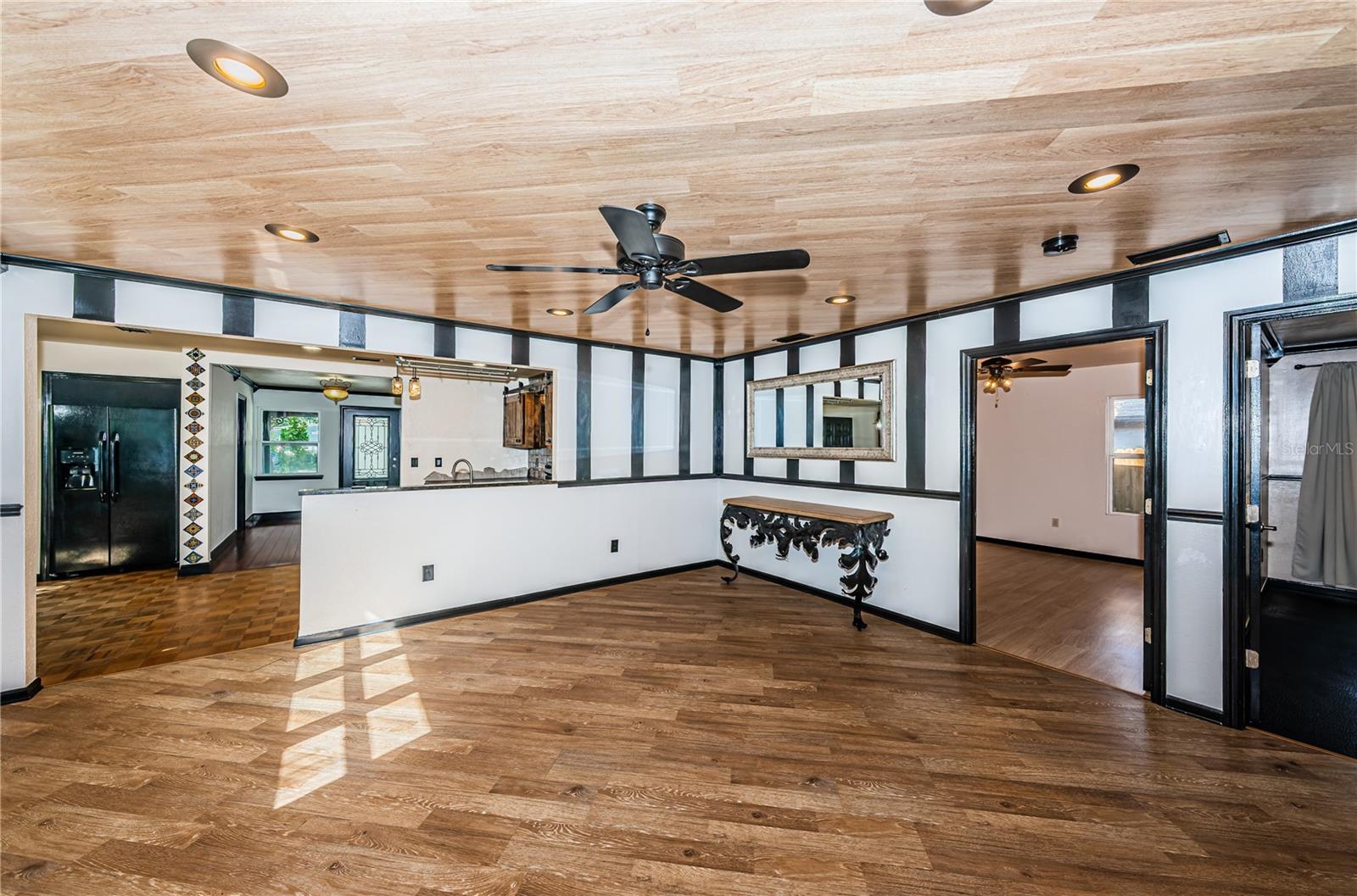 Living Room | Wood Ceiling