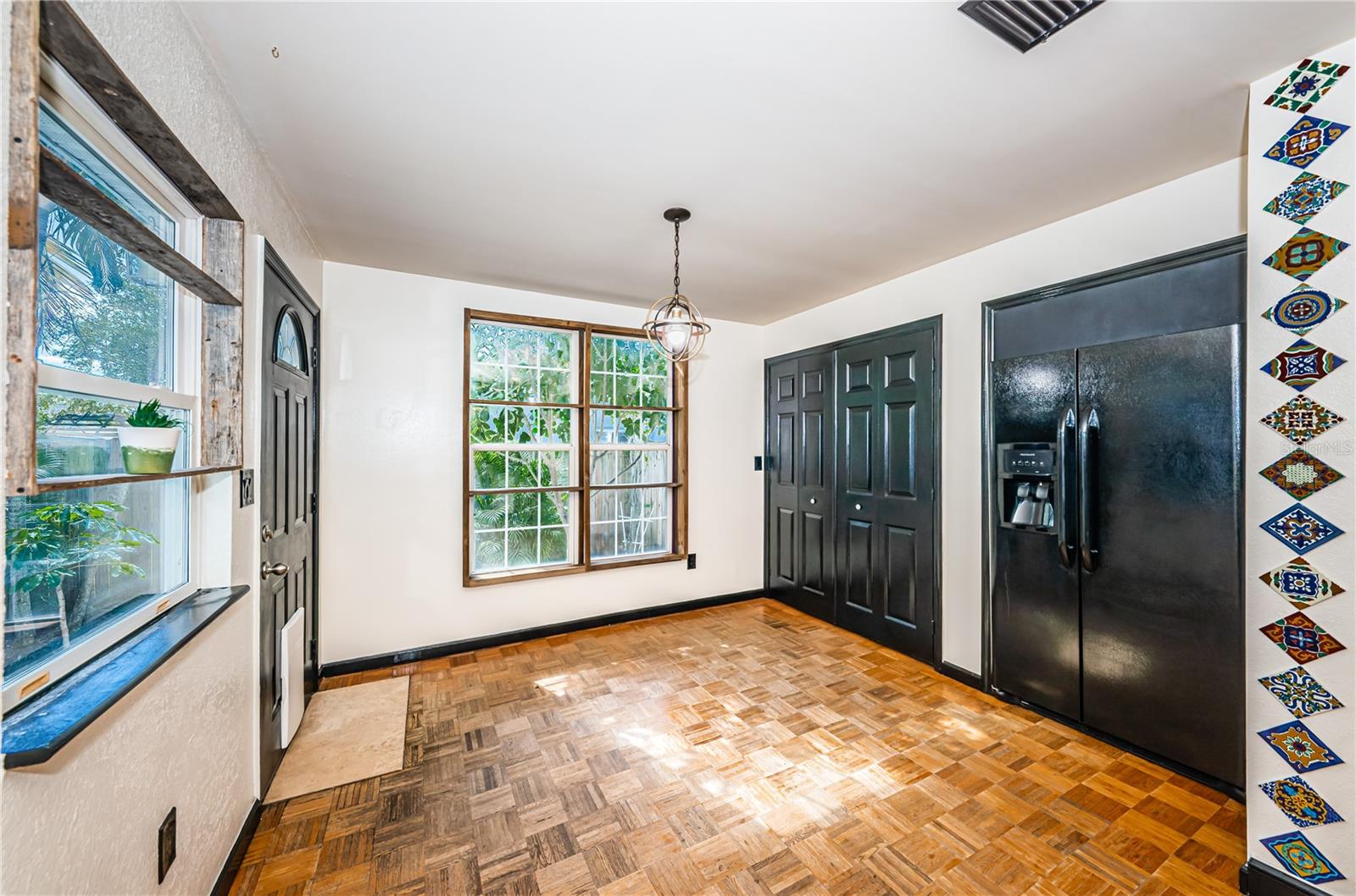 Kitchen | Dining Room | Laundry Center