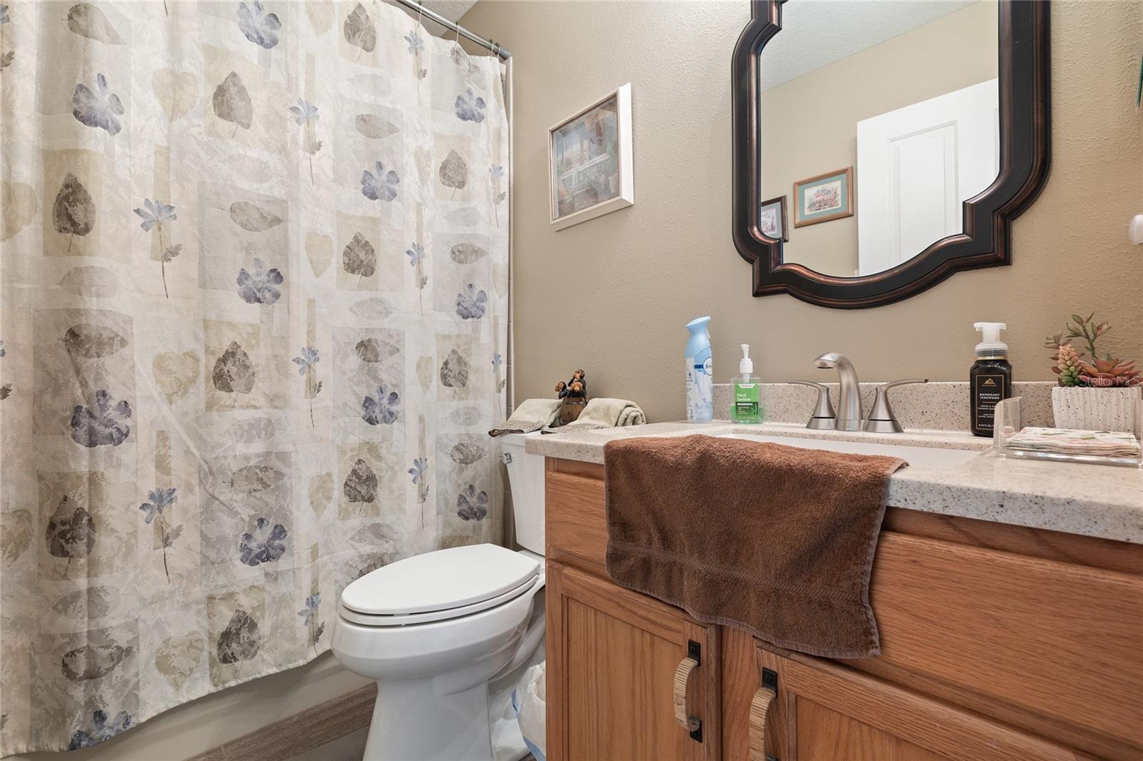 2ND BATH/GUEST BATHROOM