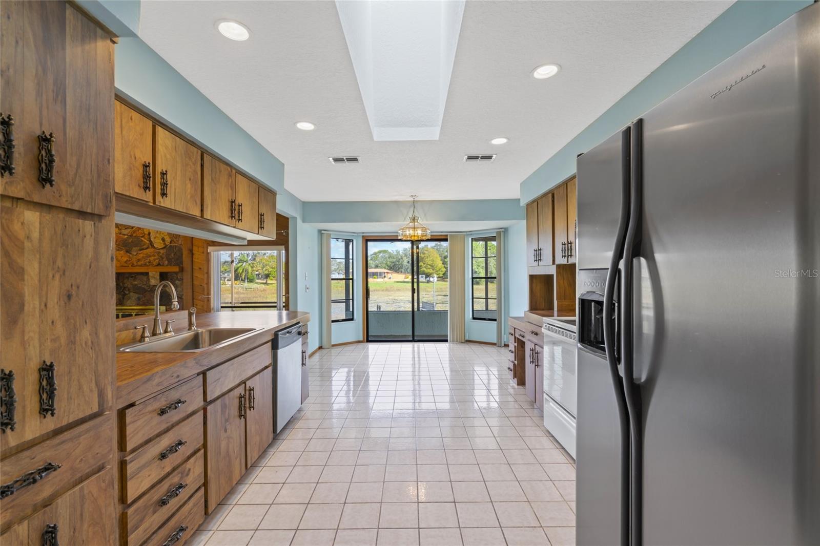 Kitchen and breakfast nook