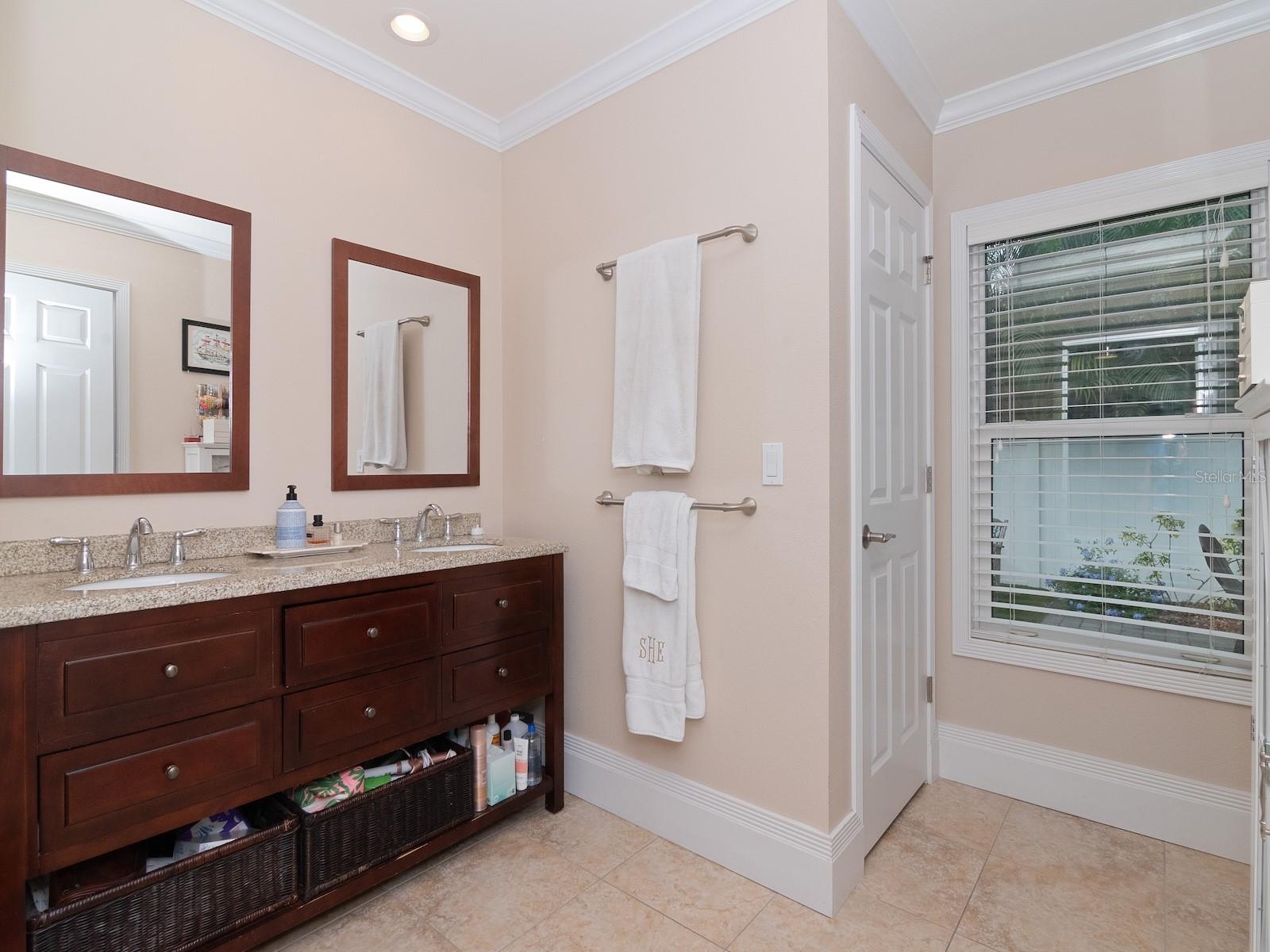 Double sink vanity