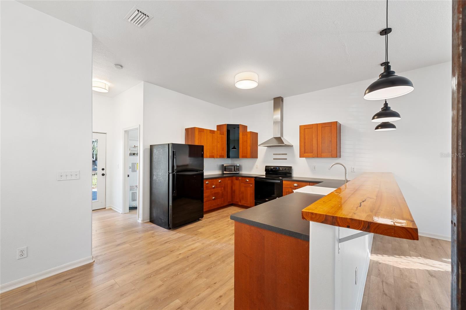 Kitchen/ Breakfast bar