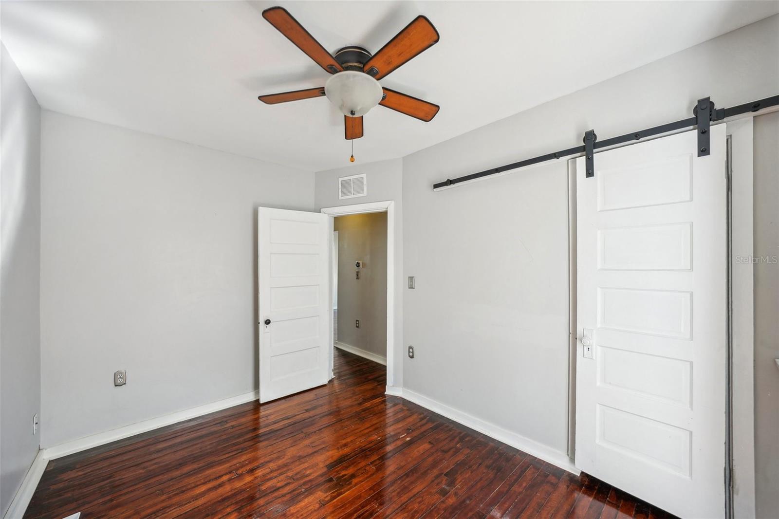 Primary bedroom w/ closet