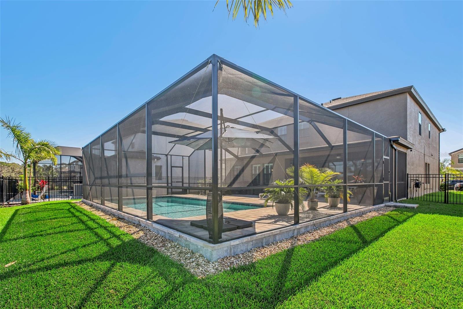 BEAUTIFULLY SCREENED POOL FOR FLORIDA LIVING