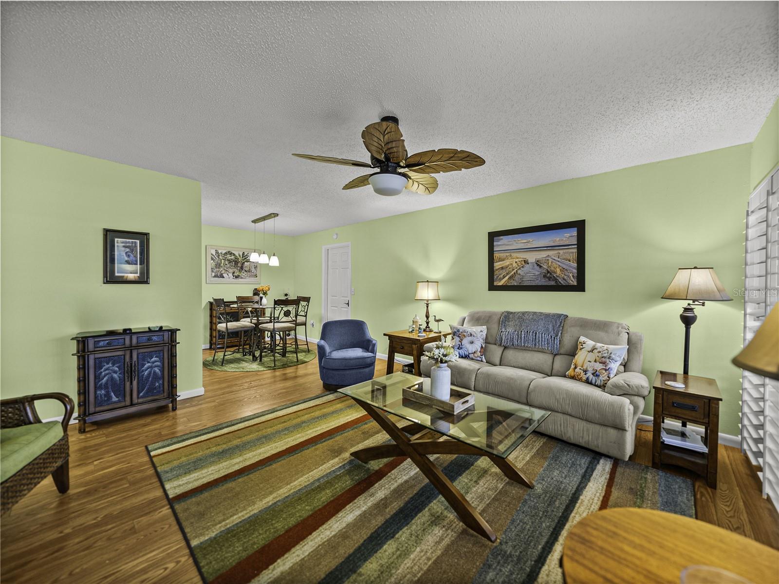 Desirable living/dining room combo with convenient garage access~