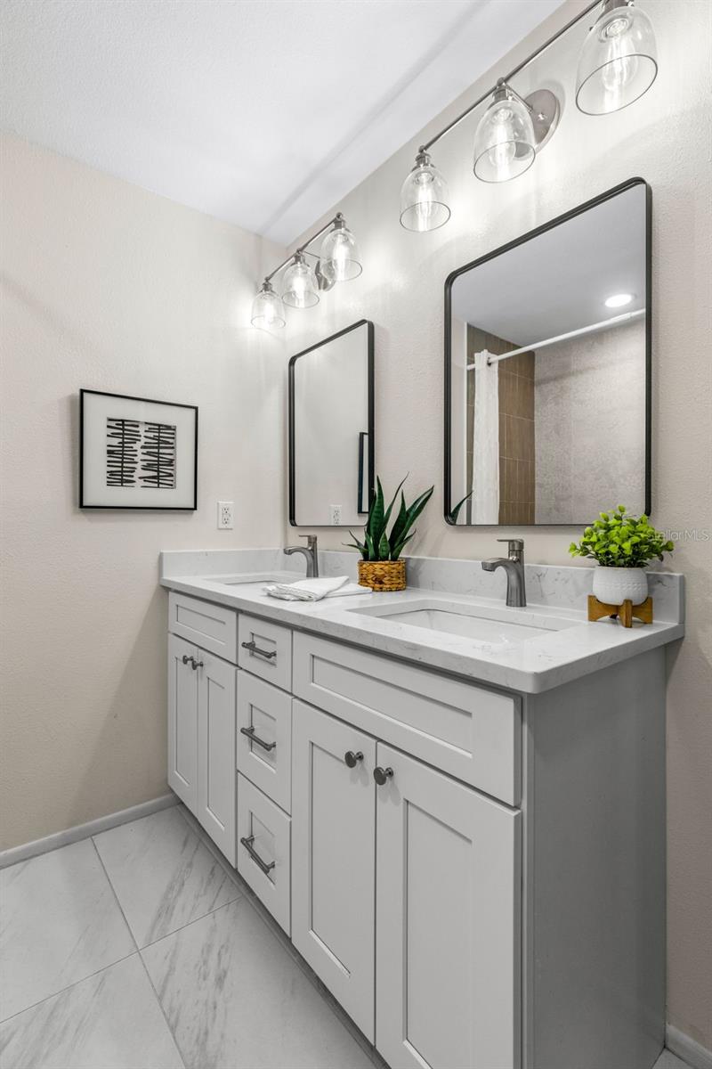 Hall Bathroom w/ double sink Quartz vanity