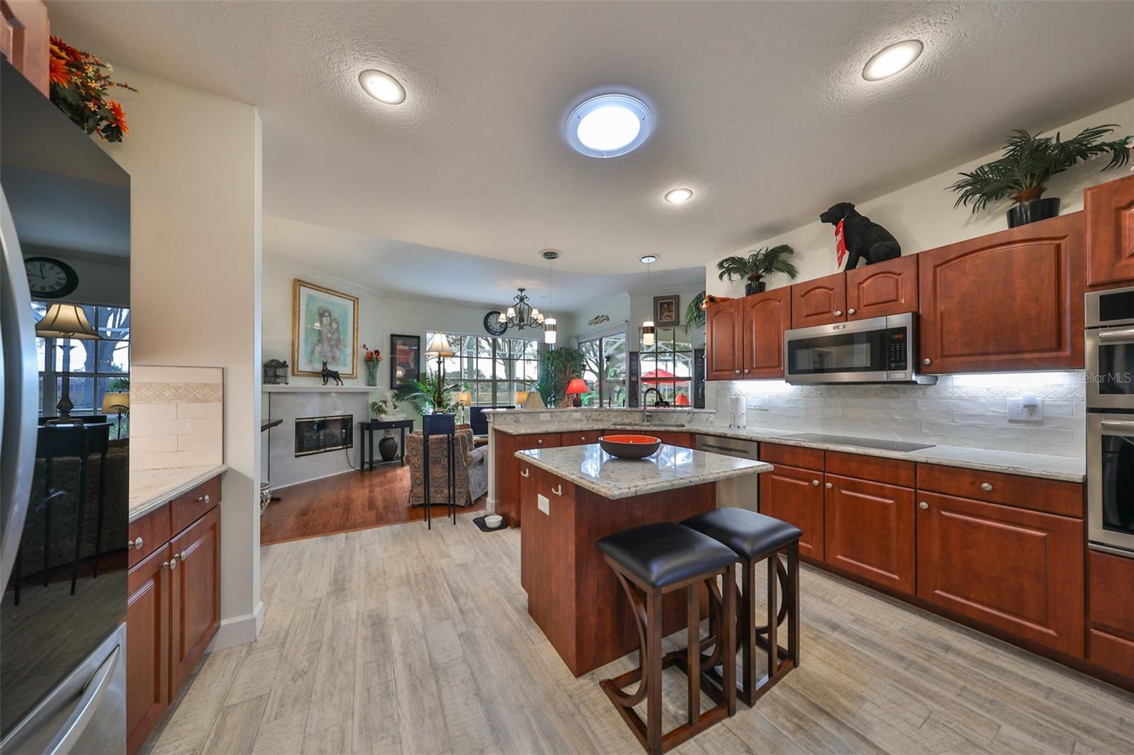 Chefs Kitchen Granite Countertops, Subway Style Backsplash, New Stainless Steel Appliances