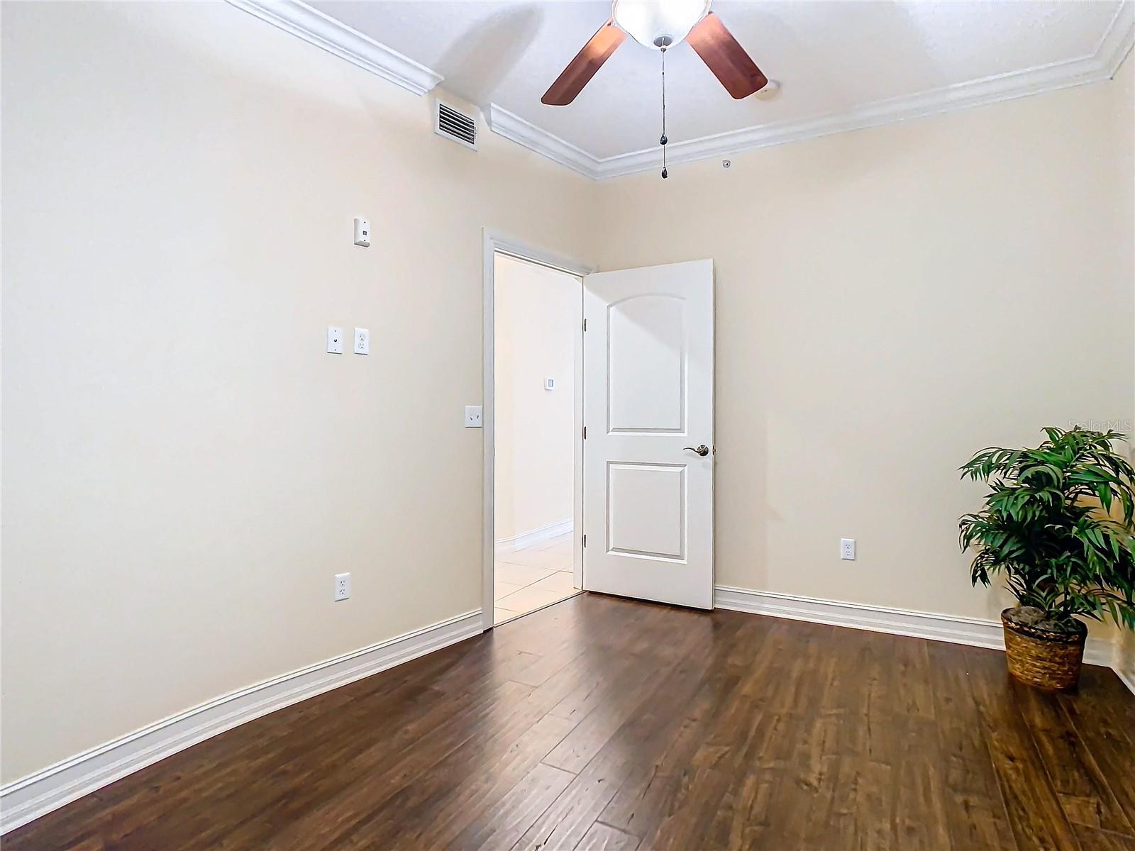 Guest bedroom