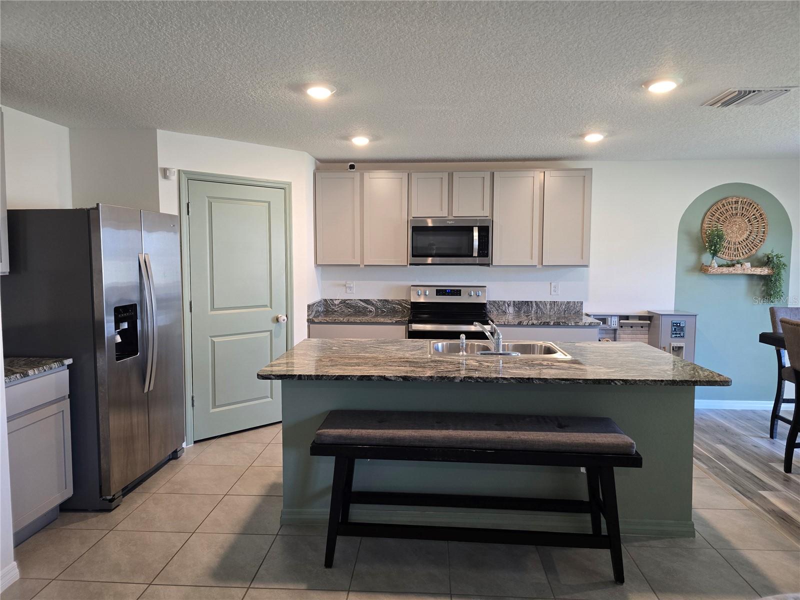 Gourmet Kitchen with island