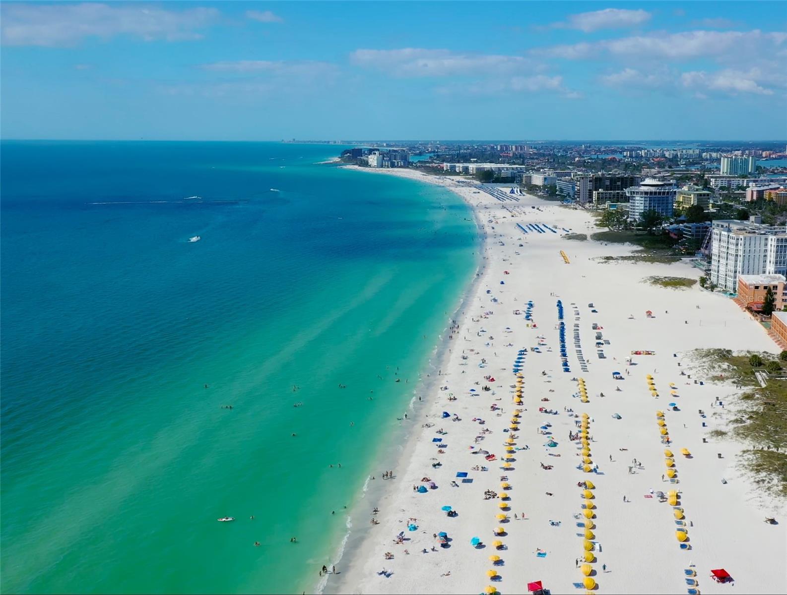 The world-famous Clearwater Beach, known for its pristine clear water and white sands is just a 30-minute drive.