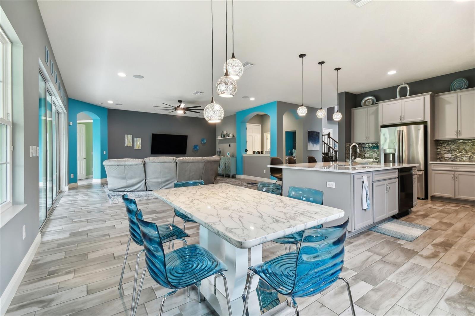 Breakfast Nook w/view of Family Room