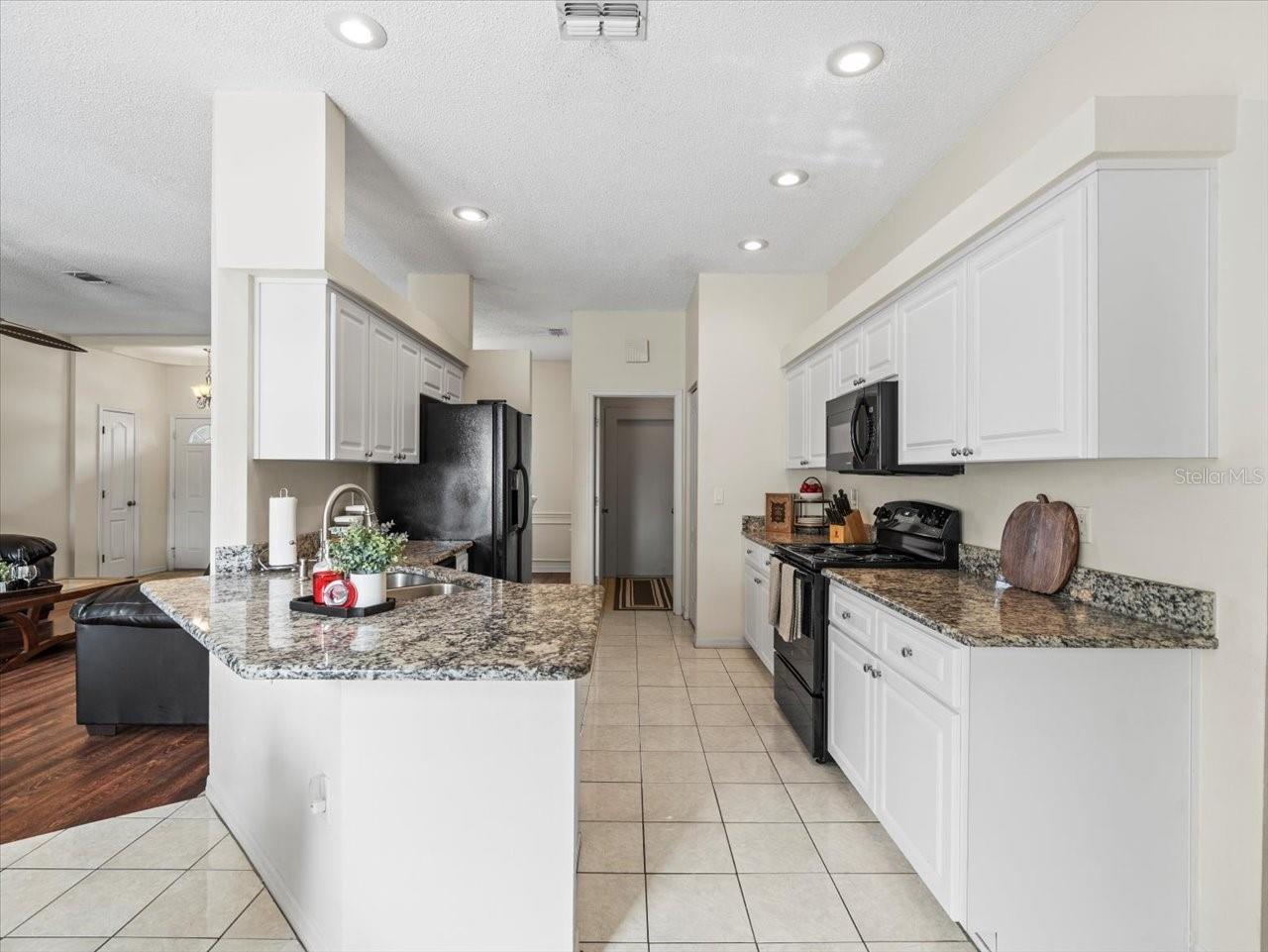 Inviting and Airy Chef's Kitchen