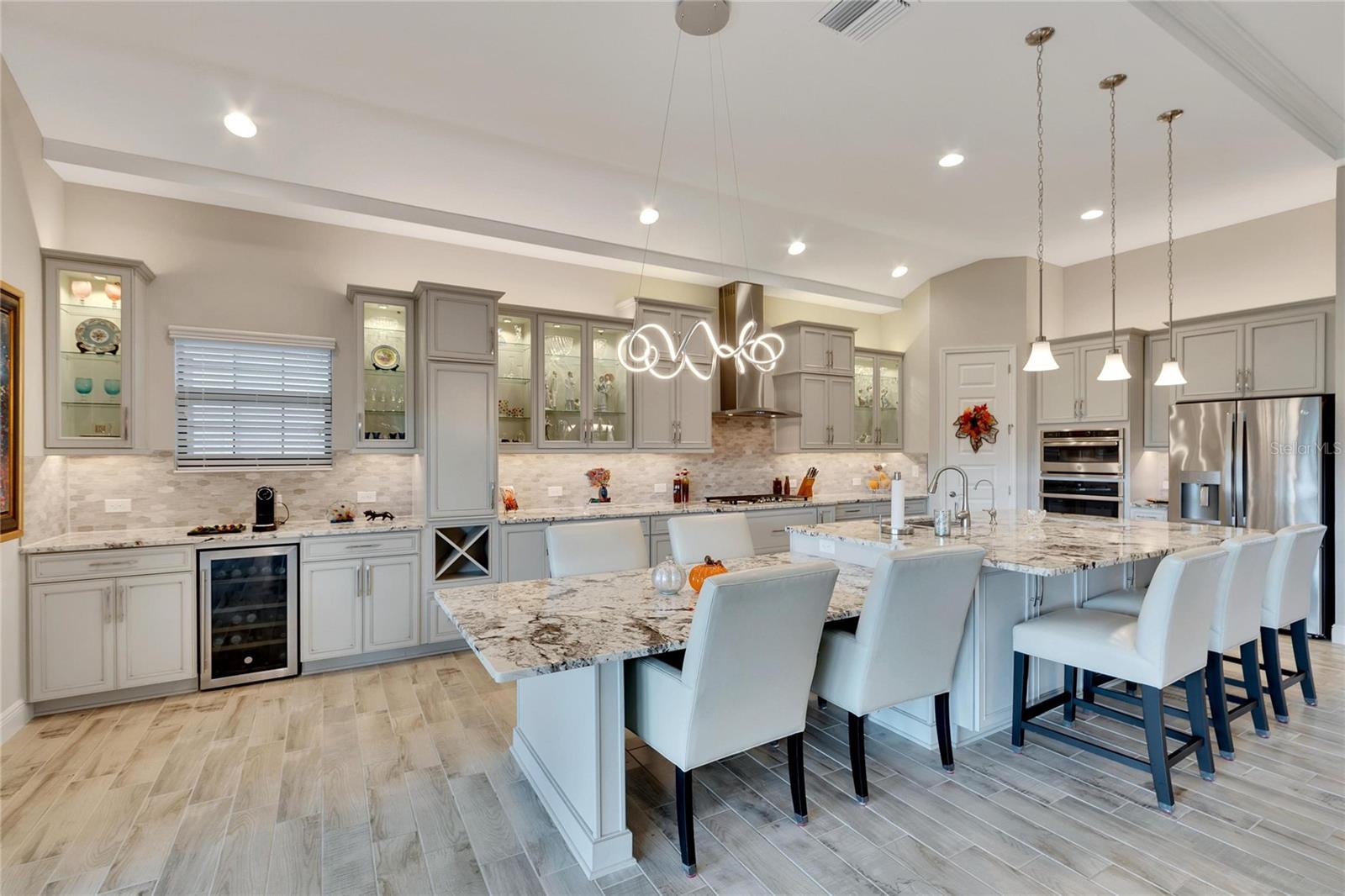 Kitchen w/GE Premier Appliances