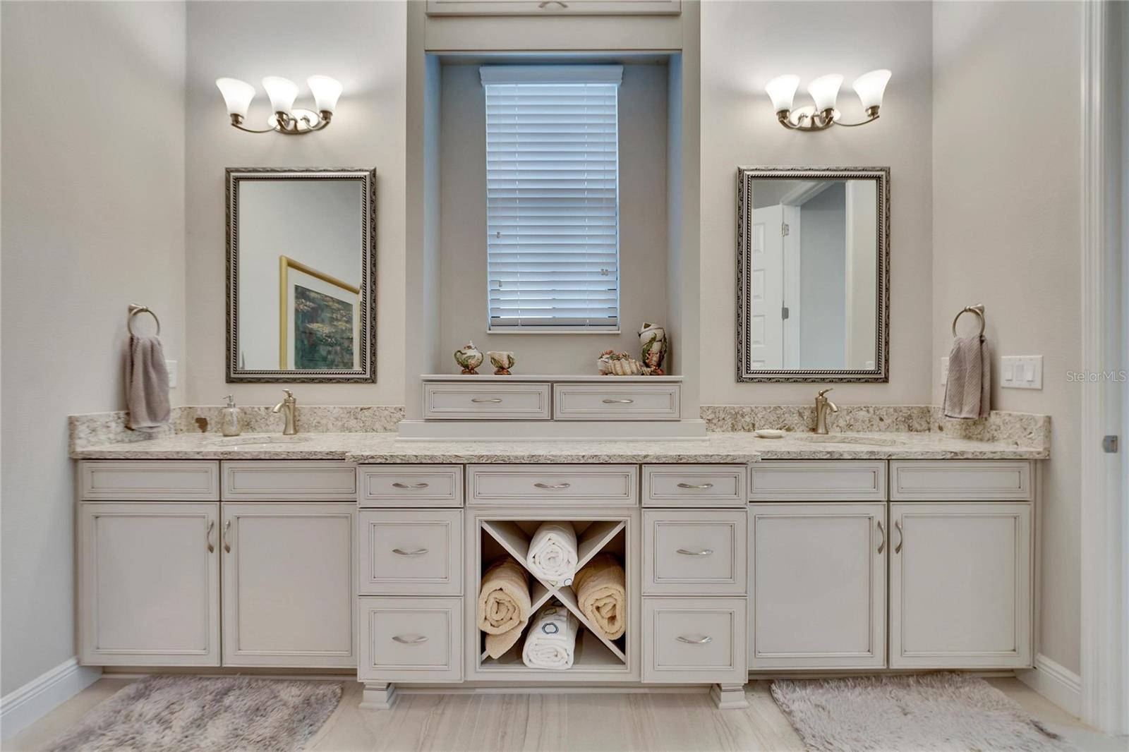 Custom cabinets in EnSuite