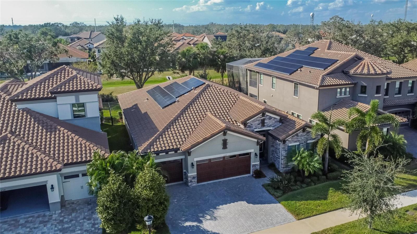 Solar Panels w/Battery Backup