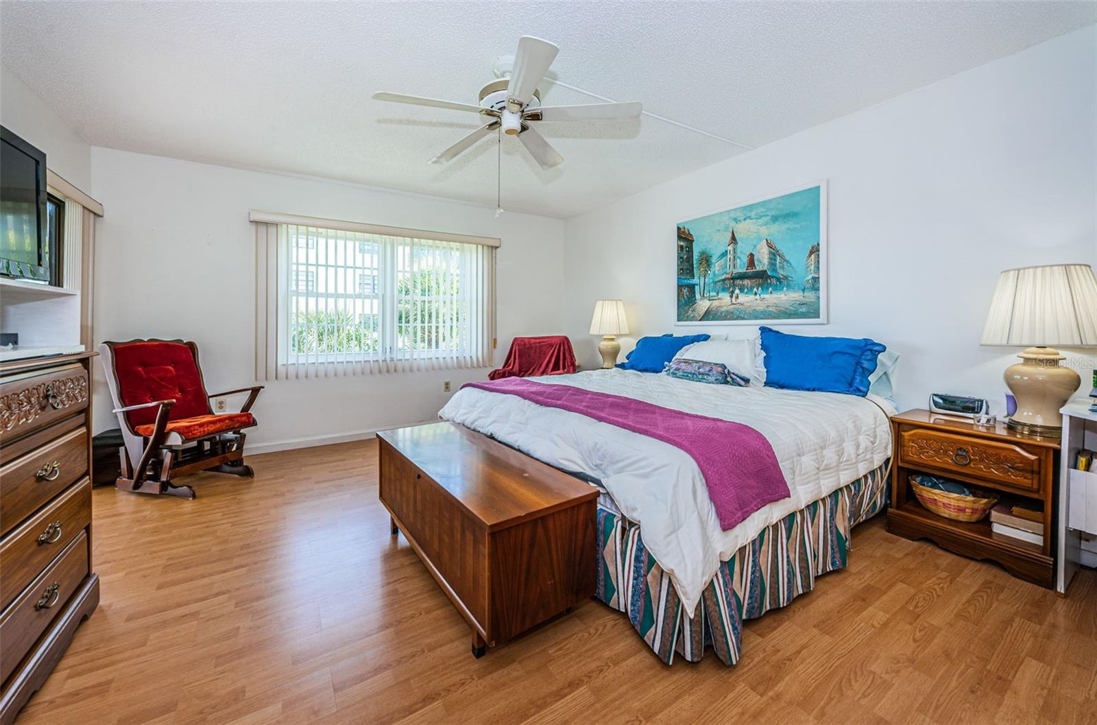 ...Master  Bedroom Suite w Bedroom at 13'.9 x 17'... Looking In from Hallway..