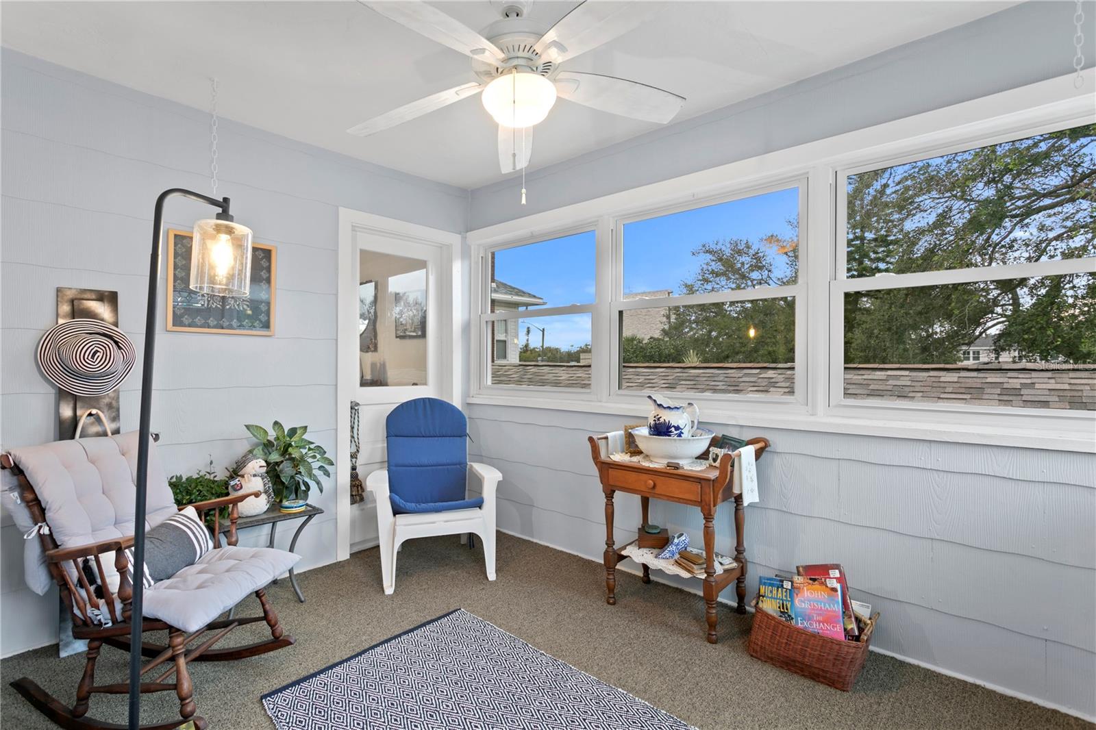 Sunroom entry to back house