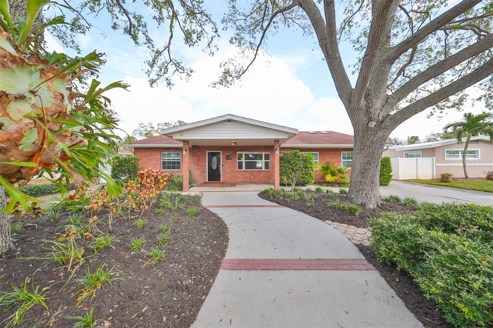 Welcome to 6657 Bougainvilla Ave S. in the heart of West St. Pete