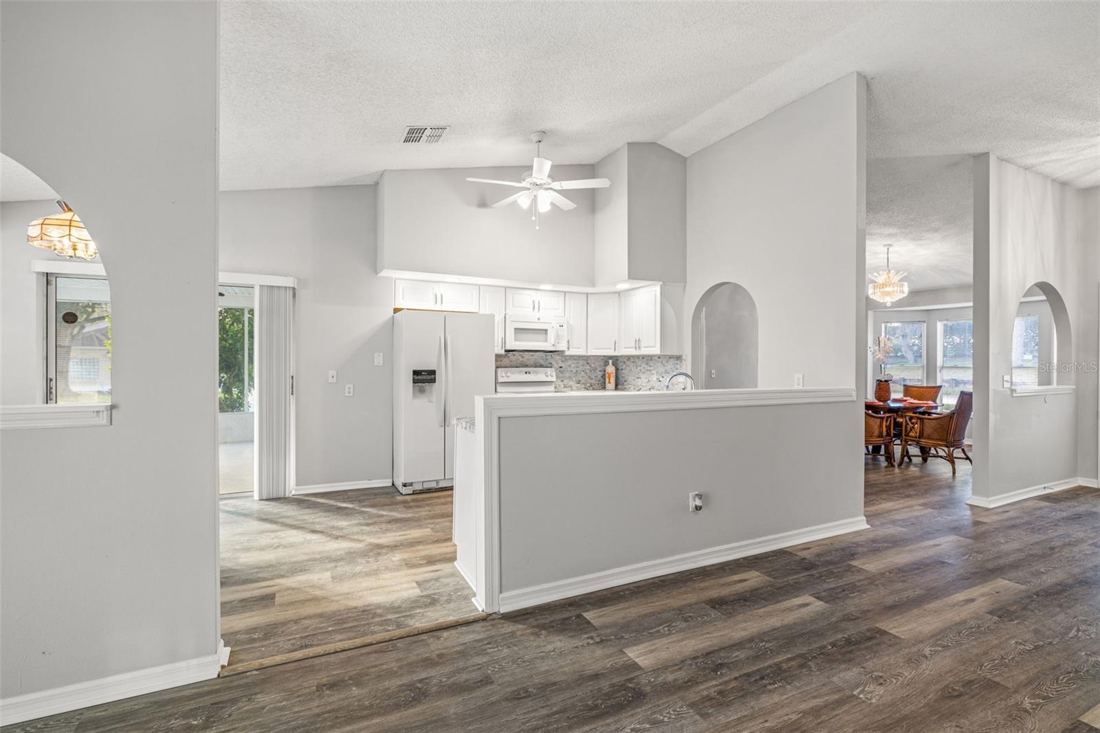 Kitchen Breakfast Bar