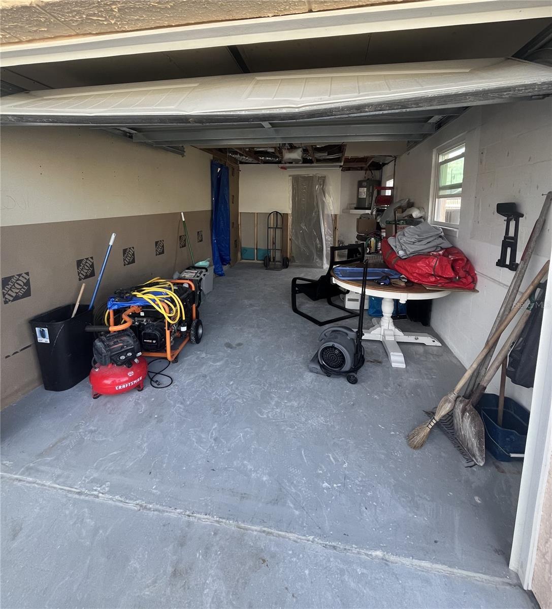 1 car garage