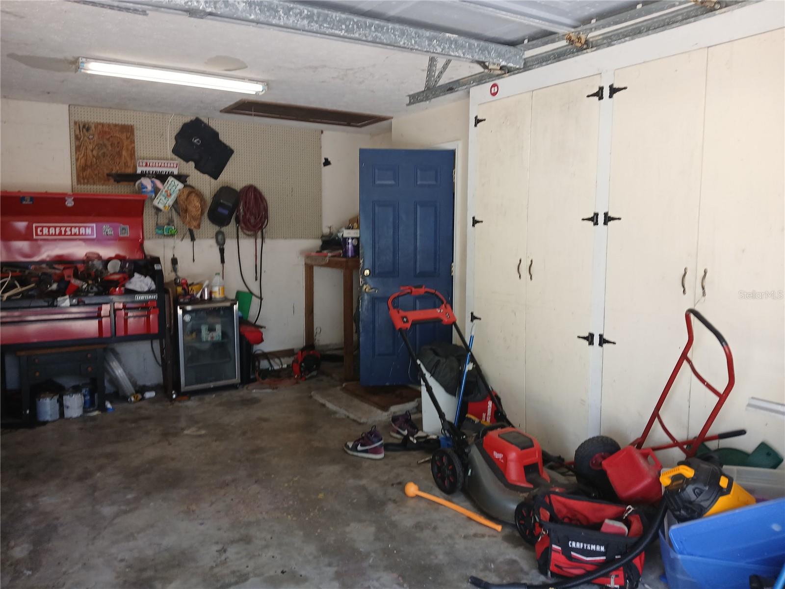 Attached 2 car garage