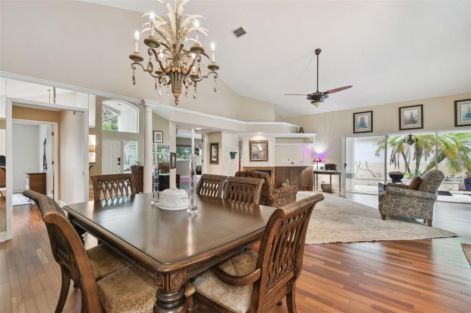 Great room and dining room combo