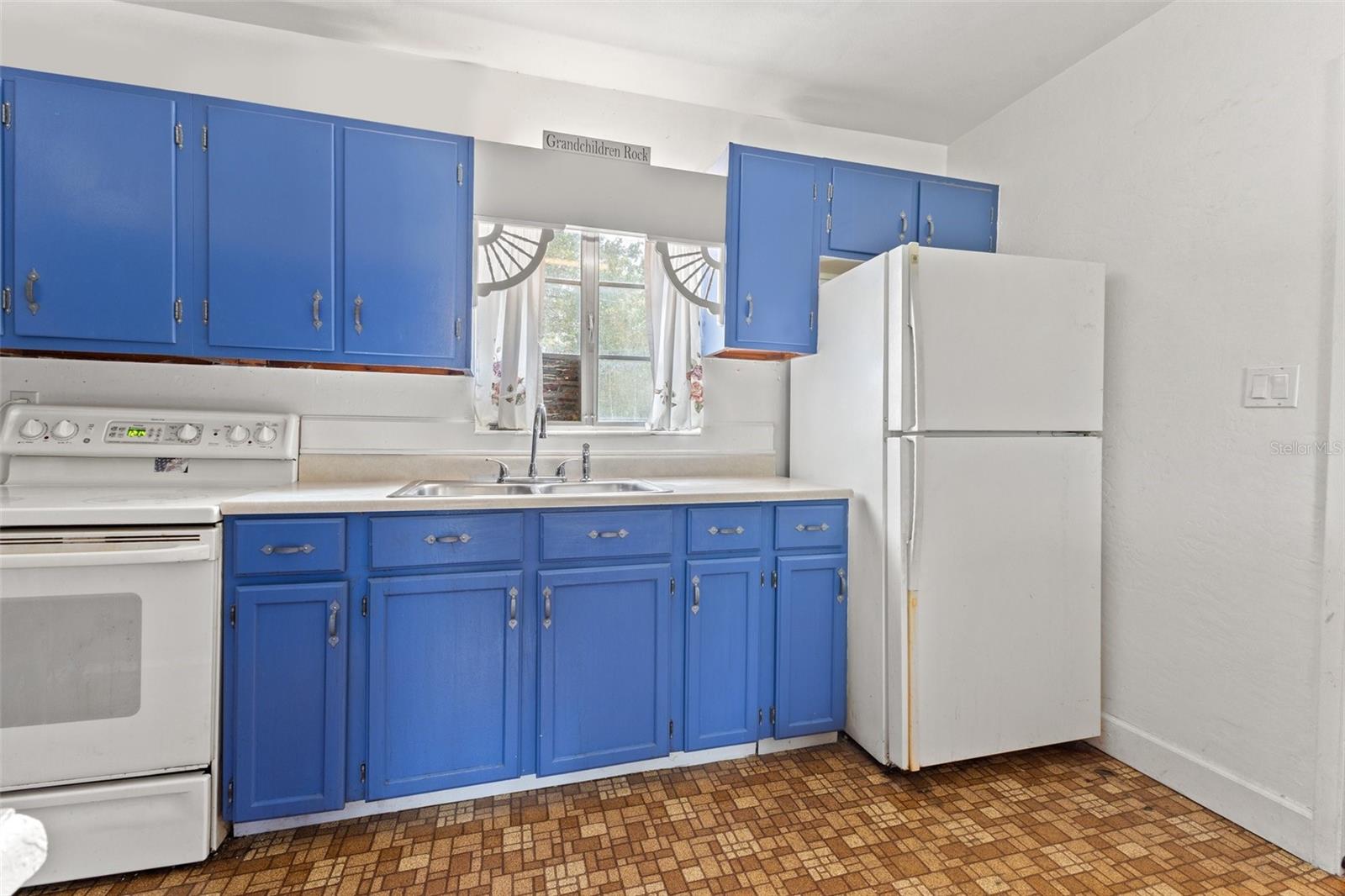 Kitchen before virtual staging