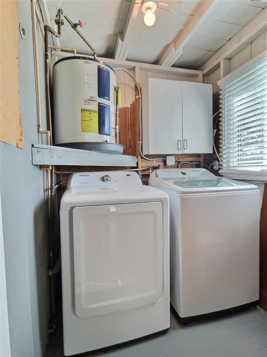 Laundry/utility room off of Family room