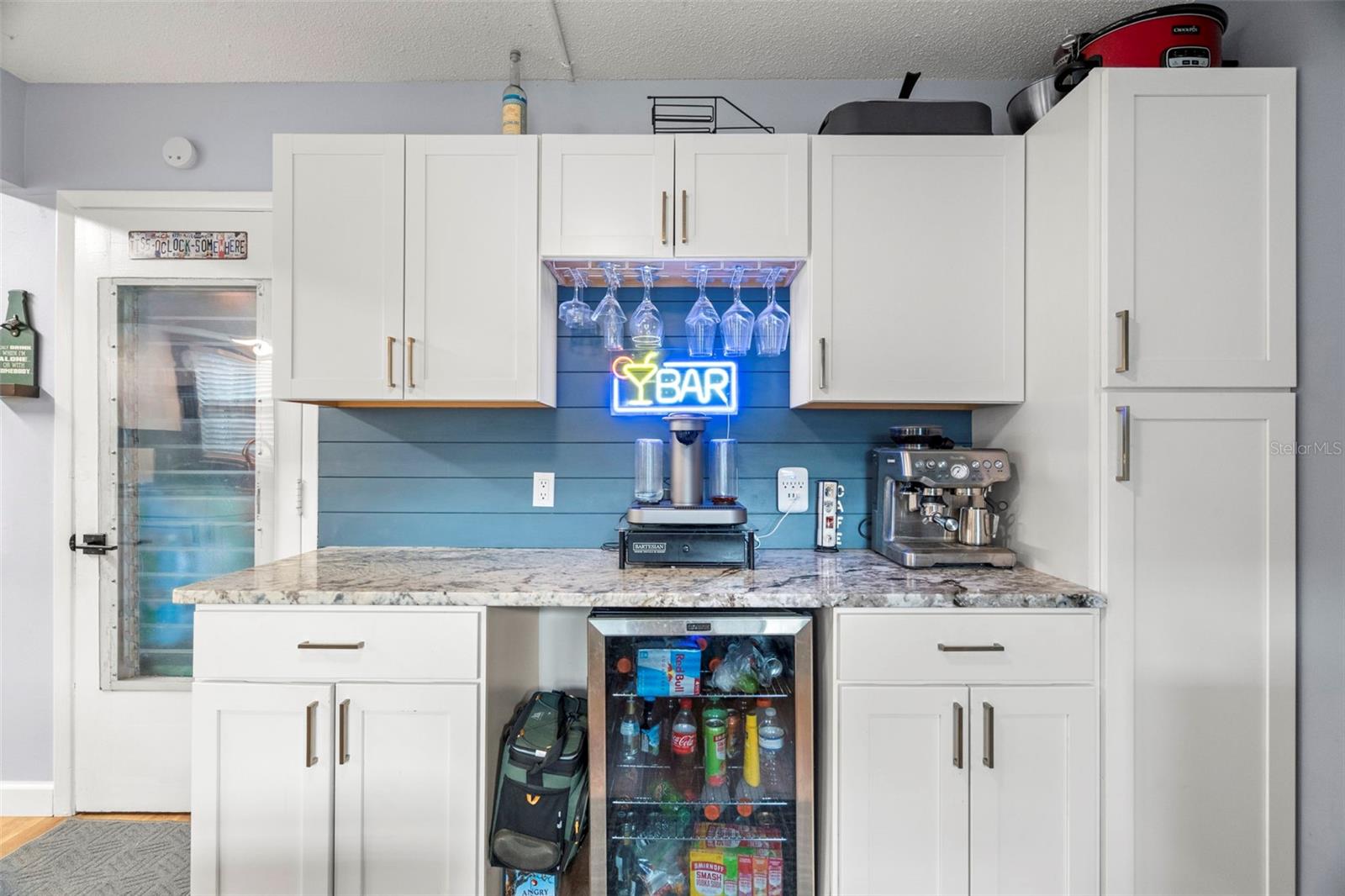 Additional counters & cabinets in Bonus Room