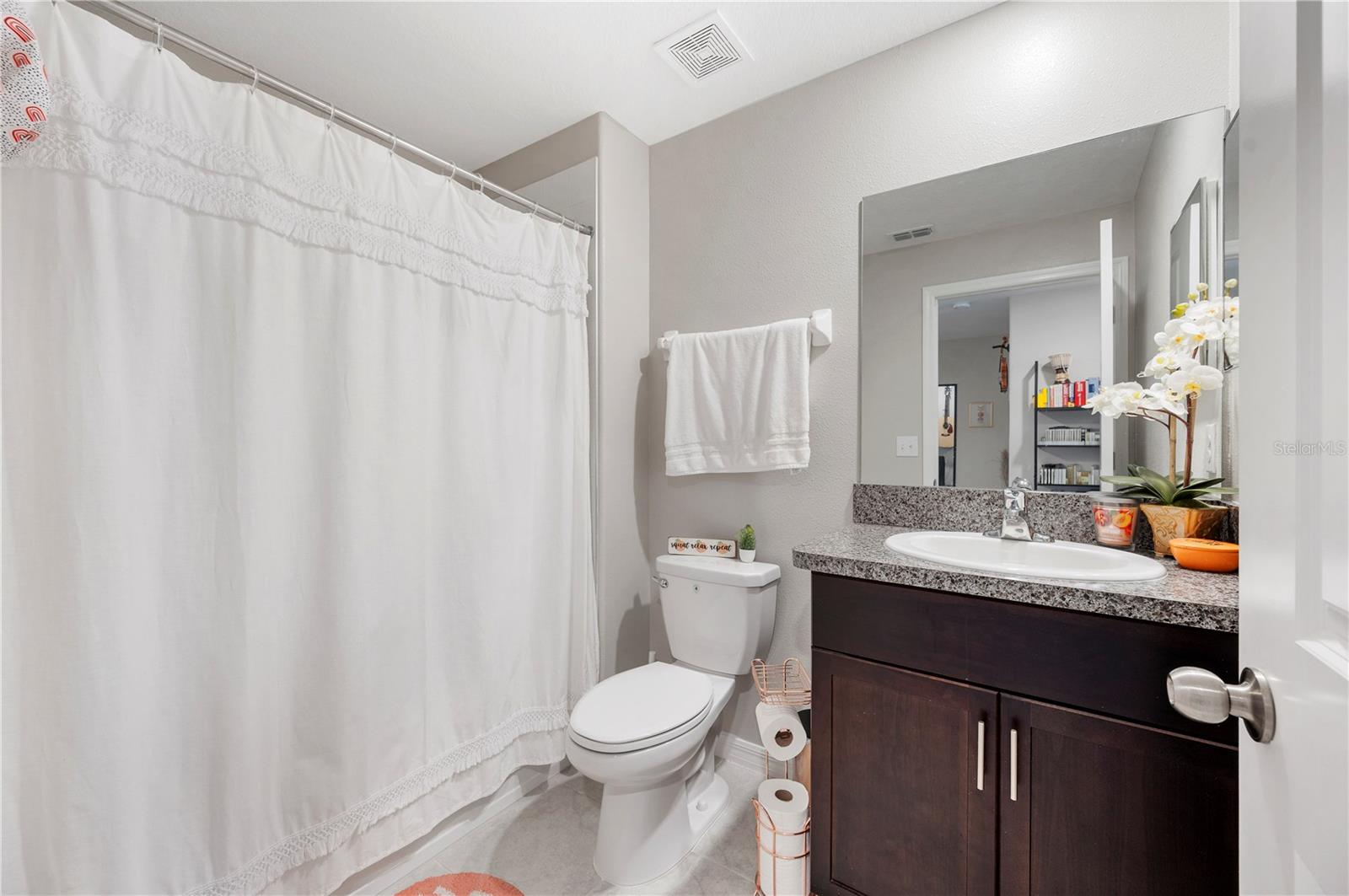 Second full bath / Upstairs hallway