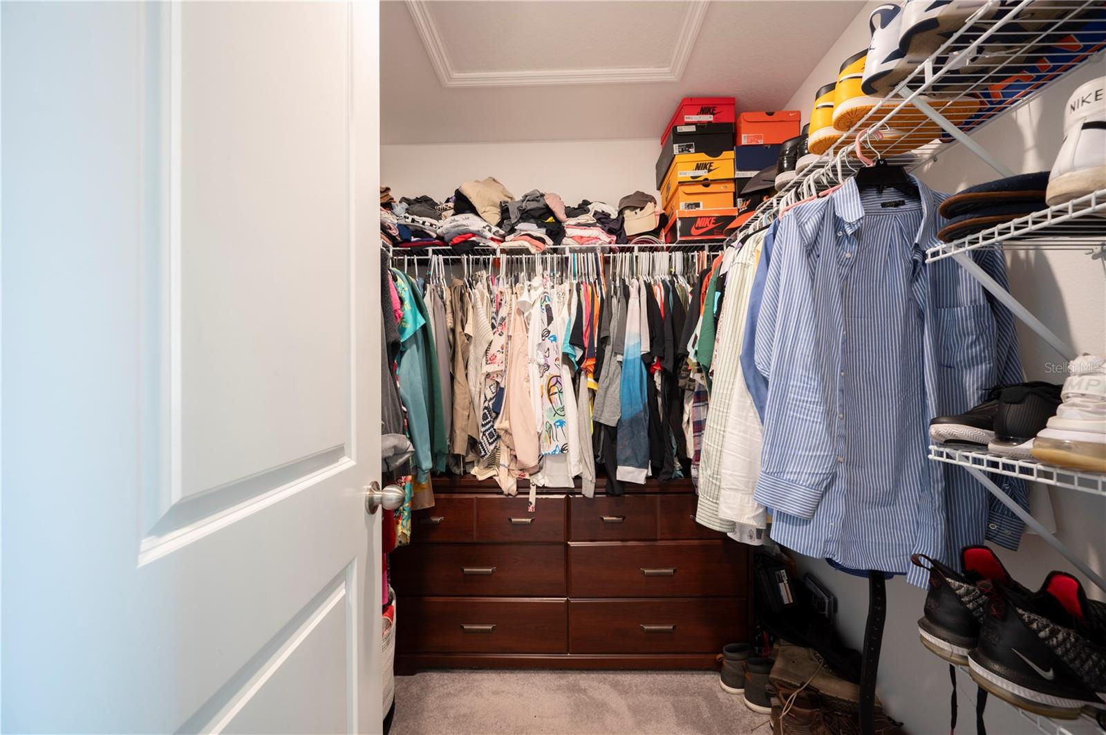 Walk-in closet