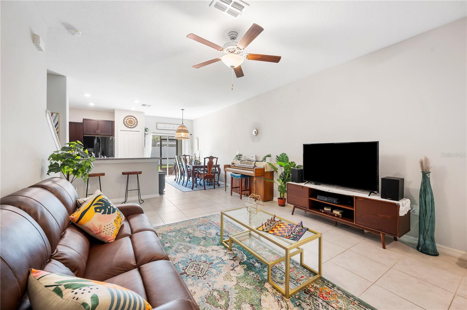 Living room / Open floor plan