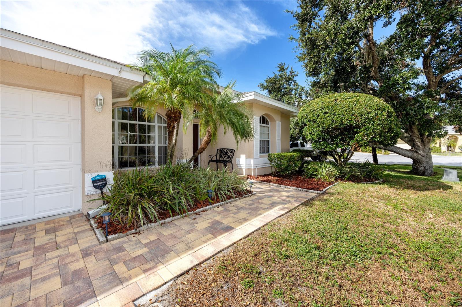 Paver sidewalk -4466 Worthington Ct, Palm Harbor, FL 34685