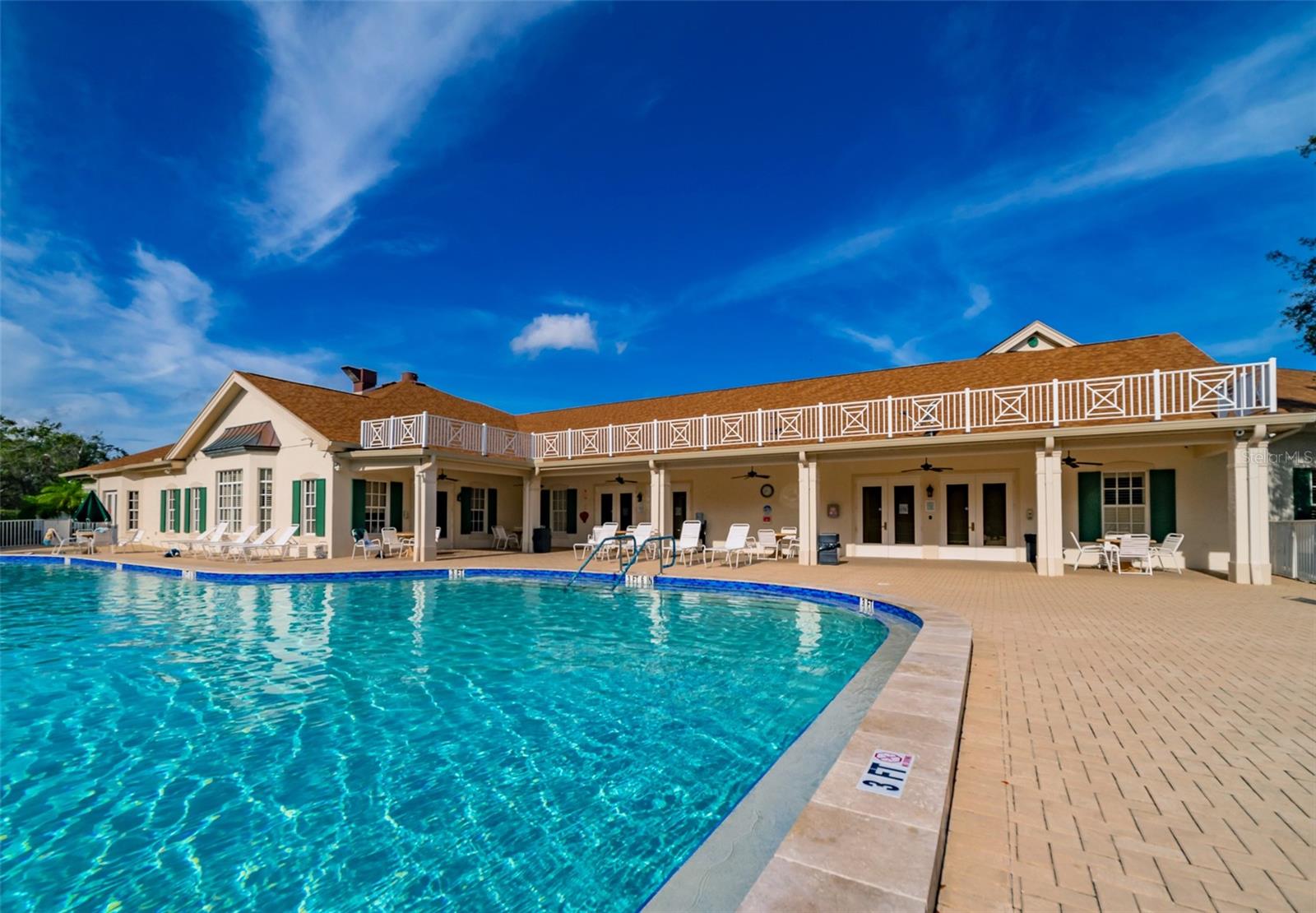 Pool & Clubhouse